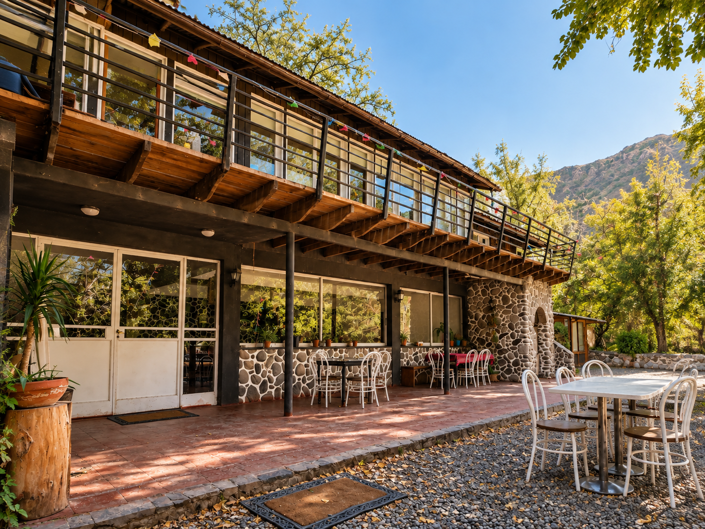 Casona del Agua entre montañas